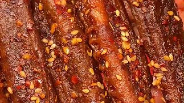 不能吃辣的千万不要轻易尝试这个爆辣味的鸭翅中，真的太辣太上头了#好吃到停不下来 #零食推荐 #解馋