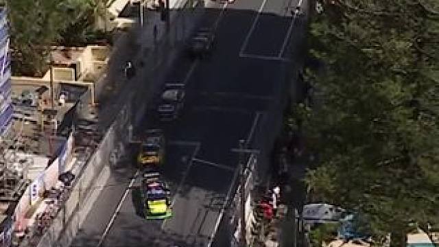 哎吆！堵车了 #澳洲V8 #赛车 #弯道快才是真的快 #专业车手 #现场直击