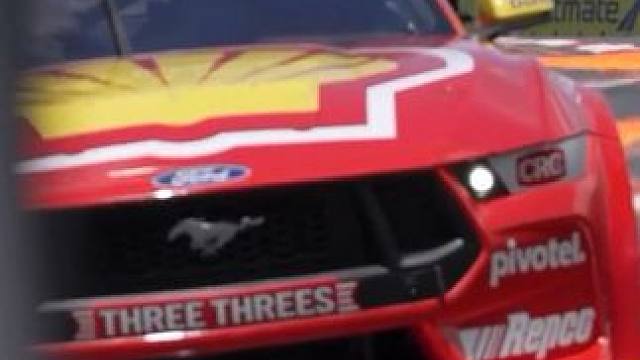 这香肠路肩好像对它不起作用！ #弯道快才是真的快 #专业车手 #比赛现场 #冠军之路 #赛道