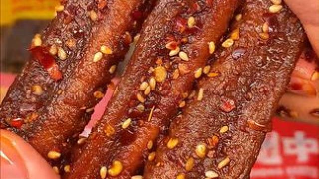 每一个都个大肉厚，肉质紧实有嚼劲，卤的还特别入味，追剧休闲吃真的很绝！#好吃到停不下来 #解馋 #鸭