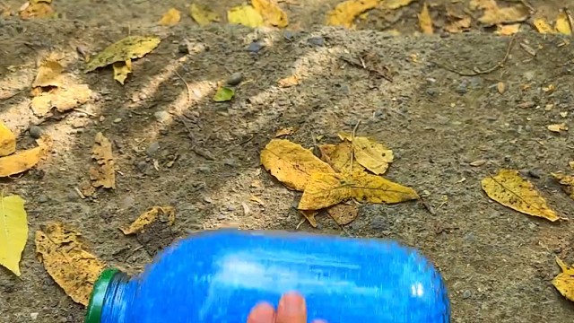 楼梯滚瓶子爆破解压时刻