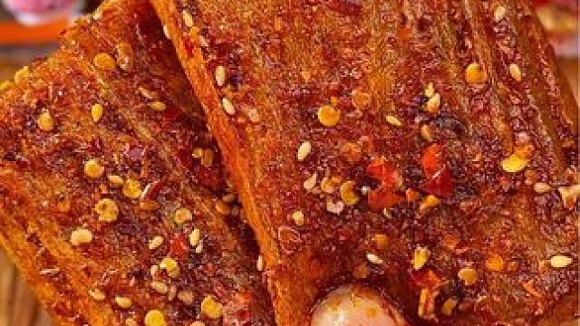 这个魔鬼辣太辣了，吃完一包辣的巨过瘾#零食推荐 #无辣不欢 #辣条