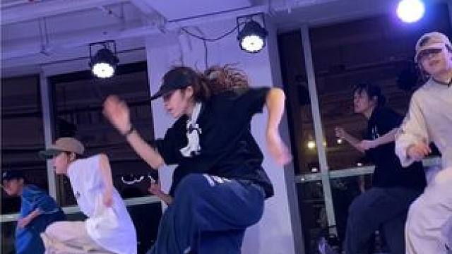 爱一些基础课#inmyfeelings #舞蹈课堂随拍 #hiphop基础 #律动