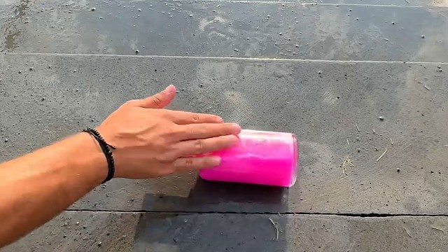 楼梯滚瓶子爆破解压时刻