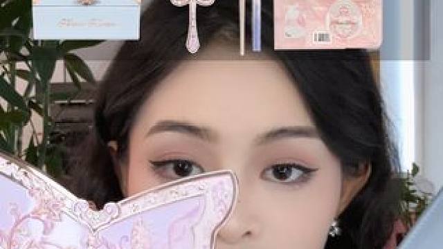 花知晓，离开你谁还把我当小孩！！！ #花知晓礼盒 #花知晓蝴蝶云肩系列 #双十一必买 #大学生平价彩