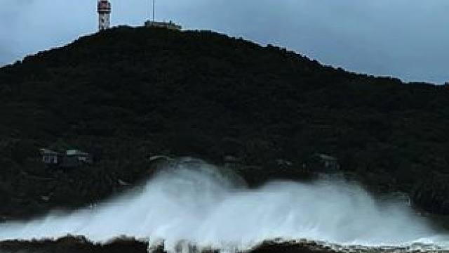 台风潭美的暴力美学 台风潭美的暴力美学
#台风潭美动态 #冲浪