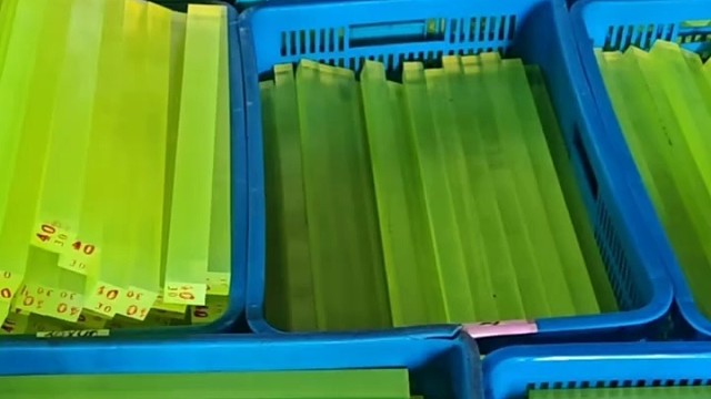 黄色聚氨酯，红色优质聚氨酯，高弹皮子，拉伸皮子，牛筋皮子，板，棒，方条，尺寸齐全！！！地址:廊坊霸州