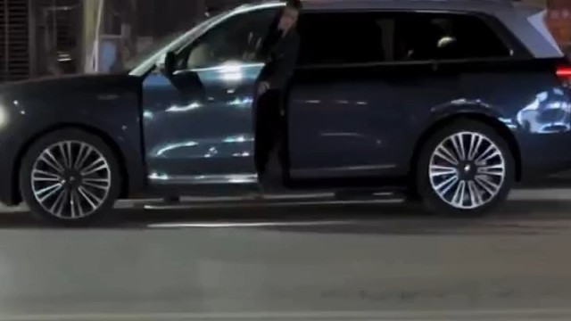 “百闻不如一见，问界M9自动泊车确实厉害” #问界 #问界M9