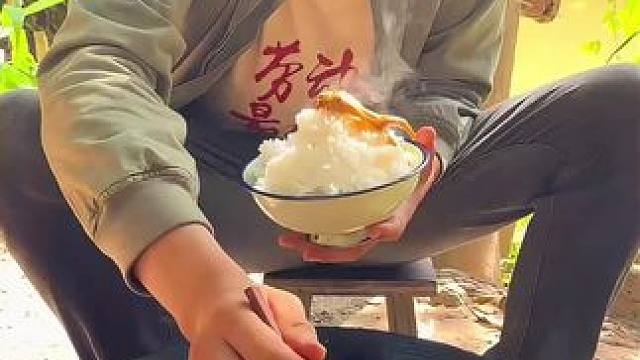 #我的乡村生活 #农村美食 #各省美食手艺人申请出战 
小鸡炖蘑菇太美味啦