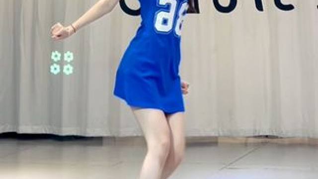 呼呼～猛猛翻跳 #简单好看又好学 #apt #这才是甜妹该跳的舞 #翻跳