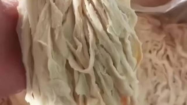 又到了做香肠的季节了，想吃香肠的就自己做起来，干净又卫生，想吃多少做多少 #手工香肠 #猪肠衣 #自