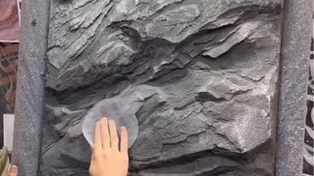 国外混凝土仿岩石，成品巧夺天工 #dou上热门 #是时候展现真正的技术了 #施工现场实拍