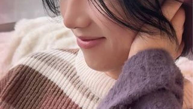 姐弟恋情侣在家玩角色扮演，弟弟说想下班了…… #姐弟恋#感情升温小技巧#玩吧app #我的颜色世界