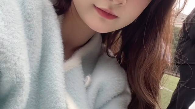 不卑不亢清澈善良