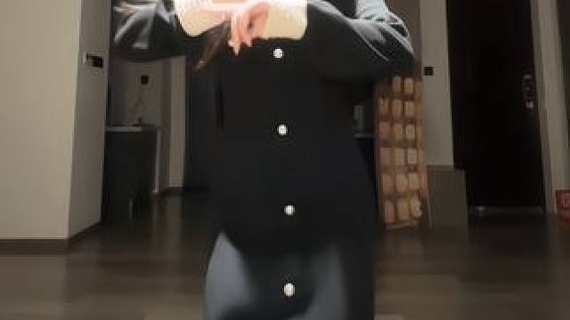 风里有了冬天的味道#舞蹈 #孤单的心事 #氛围感 #白月光