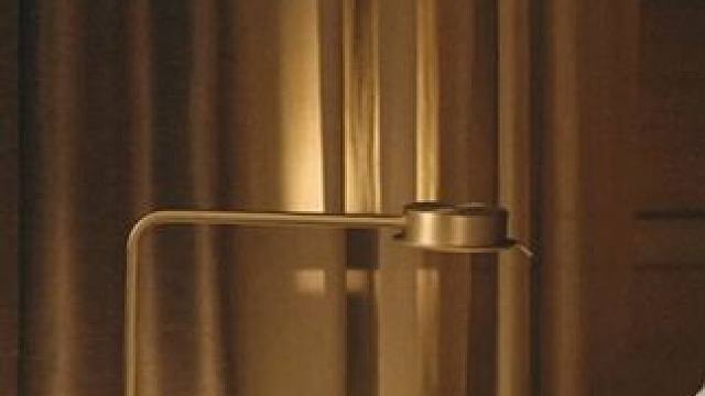 雪崩来临丈夫不顾妻儿转身就跑，是道德沦丧还是本能驱使 #游客  #渣男 #夫妻