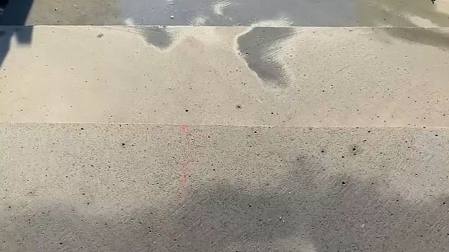 楼梯滚瓶子爆破解压时刻