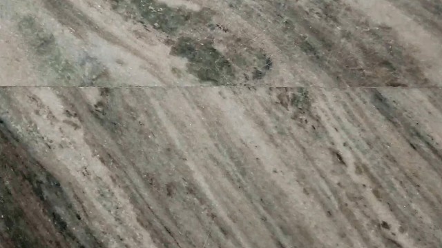 楼梯滚瓶子爆破解压时刻