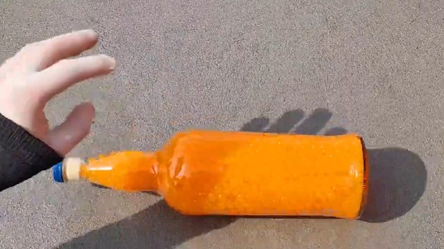 楼梯滚瓶子爆破解压时刻