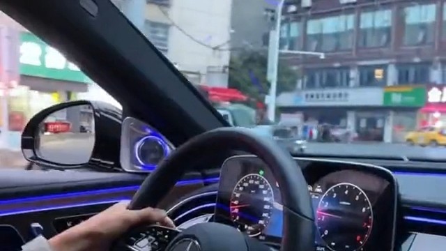 男人一定要明白，奔驰的内饰最棒，宝马的操控最好，奥迪的四驱最， 雷克萨斯最低调