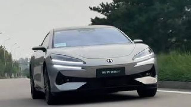 开上腾势Z9 GT，笑出猪叫… #腾势z9gt