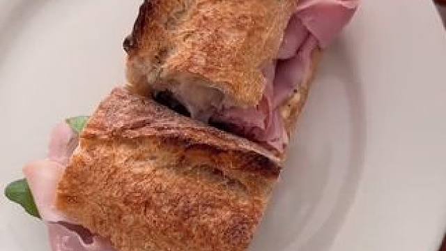 快手早餐法式黄油火腿法棍三明治 #早餐吃什么 #一人食记 #懒人早餐拯救计划 #我的厨房日记 #10