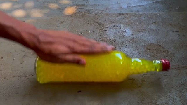 楼梯滚瓶子爆破解压时刻