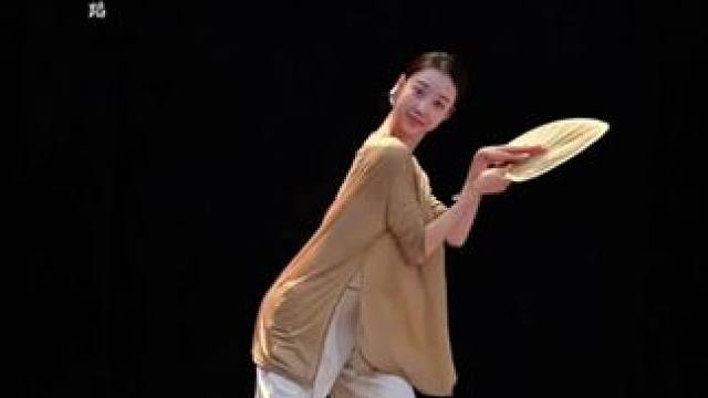 春暖花开去见你 #春暖花开去见你舞蹈 #翻跳舞蹈 #简单易学舞蹈 #蒲扇舞蹈 
原创：八拍舞蹈