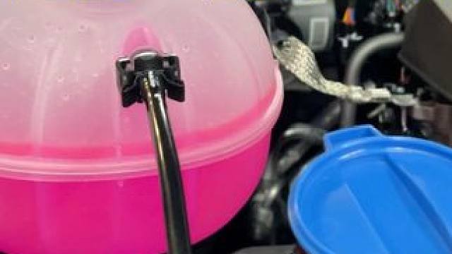 感觉我车子的电瓶扛不过这个冬天了 降温 防冻液 玻璃水 电瓶 胎压 问题就都来了！提前检查很重要#防