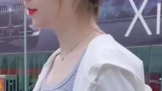 #车展模特 #笑容最治愈的女孩 #模特美女 #街拍美女 #车模