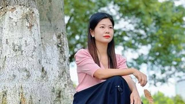 公园的大树如何自拍美照，轻松几个镜头教会你出去游玩如何拍美照 #拍照神器 #自拍技巧#八爪鱼支架 #