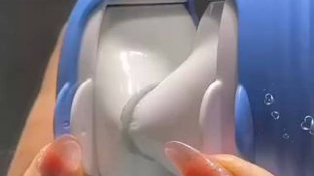 神奇的粘毛器!不仅能轻松清理头发和猫猫狗狗掉落的毛发，水一冲就干净能继续用了 #粘毛神器  #养猫人