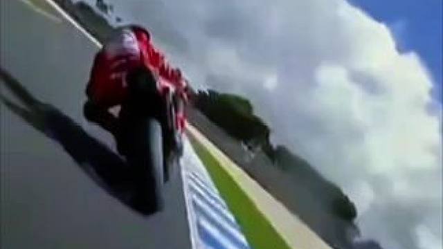 93号马奎斯第一视角。#motogp #压弯 #滑胎过弯 #摩托车比赛 #危险动作请勿模仿