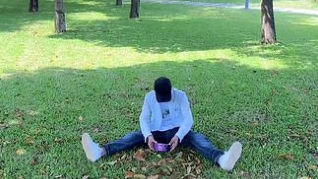 满地落叶试试这样拍#手机摄影 #拍摄技巧 #落叶 #治愈系  #随手一拍都是美景