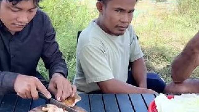 东南亚矮子来了 #东南亚矮子 #我的农村生活 #记录我的农村生活 #记录农村生活 #农村美食