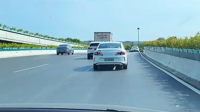 开自动最伤车的行为