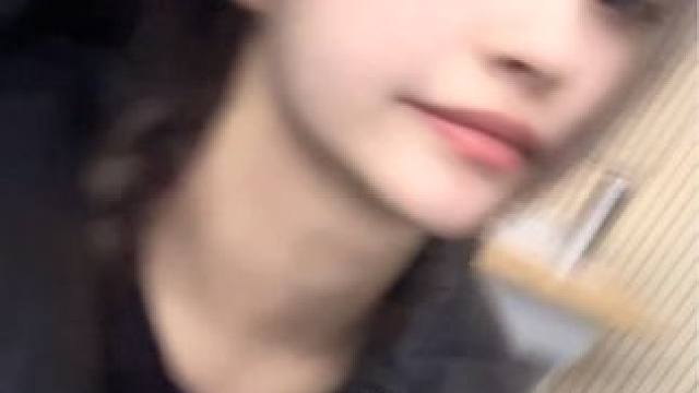 小猫不难懂，只是害怕坏人靠近… 大学讲台的麦原来这么好玩#清唱#女大学生 #日常