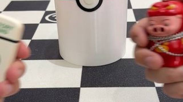 朋友：原来我的打火机都被你顺走了~ #玩个很新的东西 #打火机