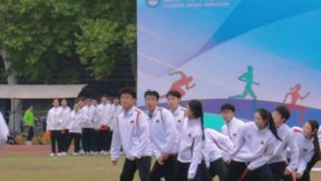 运动会开幕式精彩时刻回放！你见过这样的飞盘吗？一起解锁飞盘的花样玩法！