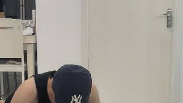 终于解锁标准俯卧撑了，大家帮我看看有没有不标准的地方 #自律打卡 #标准俯卧撑