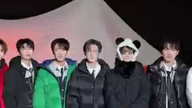 #十个勤天为追花两万里打call 兄弟们都来为少熙的养蜂事业加油啦！真的想知道后陡门里的小九带起团队