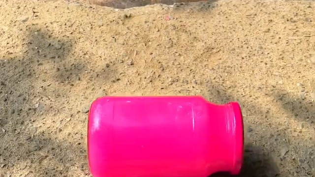 楼梯滚瓶子爆破解压时刻