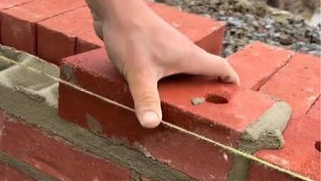 英国红砖清水墙工艺。 #砌墙施工 #红砖房 #红砖工艺 #红砖墙 #工地日常
