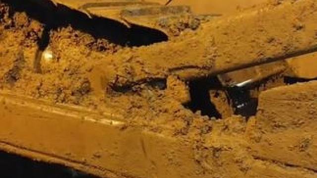 就这么水灵灵的冲洗干净了 #解压 #冲洗 #推土机 #极度舒适