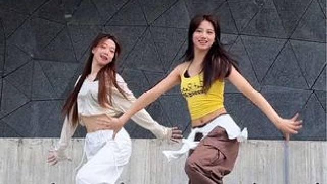 秋天也要跳apt！#dance #rose #大头编舞 #户外舞蹈 #一学就会系列