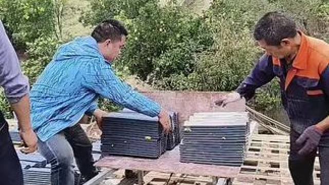 专业换瓦#质量第一诚信为本 #老房换瓦 #施工现场实拍 #屋面瓦 #专业的事交给专业的人