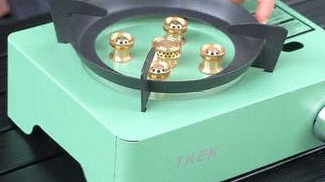 带五个火嘴的卡斯炉，火力猛，炉子稳定，用它来打火锅，烧烤，煮饭都没问题 #卡式炉 #猛火炉 #户外卡