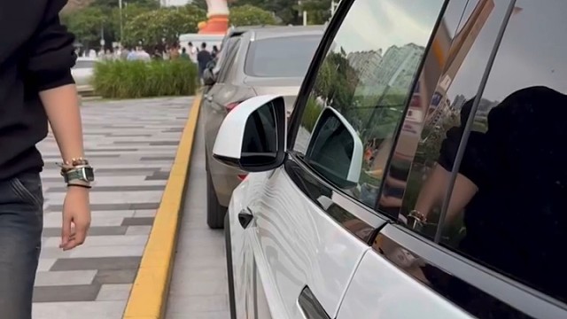 沉浸式体验Model X