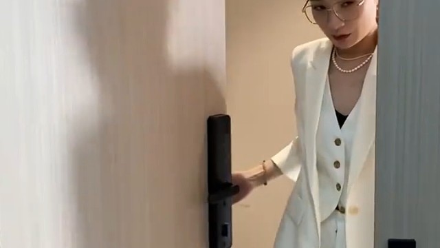 你以为上班不需要演技的嘛？