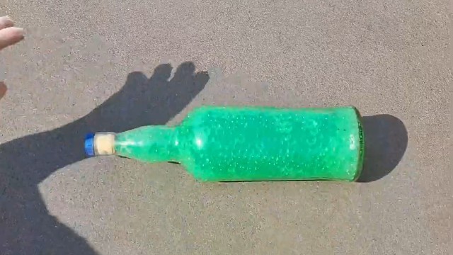 楼梯滚瓶子爆破解压时刻